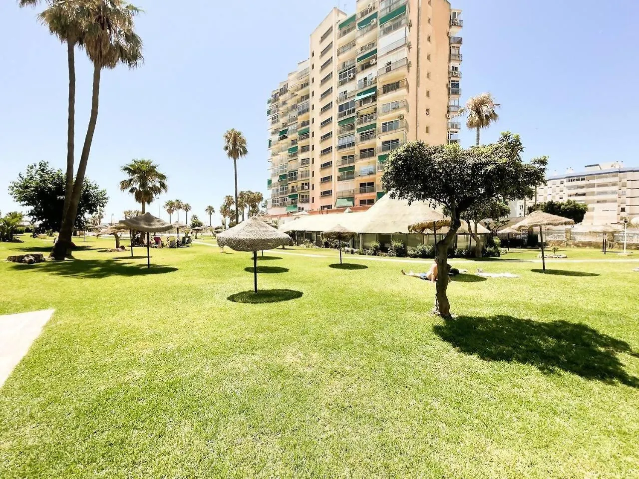 Vistas Al Mar A 1 Min De Playa Con Parkig Gratis Apartment Benalmadena 0*,  Spain